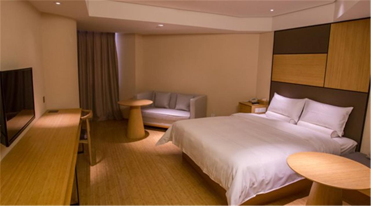 Ji Hotel Shanghai Hongqiao Transport Hub Linkong Zone Exterior photo